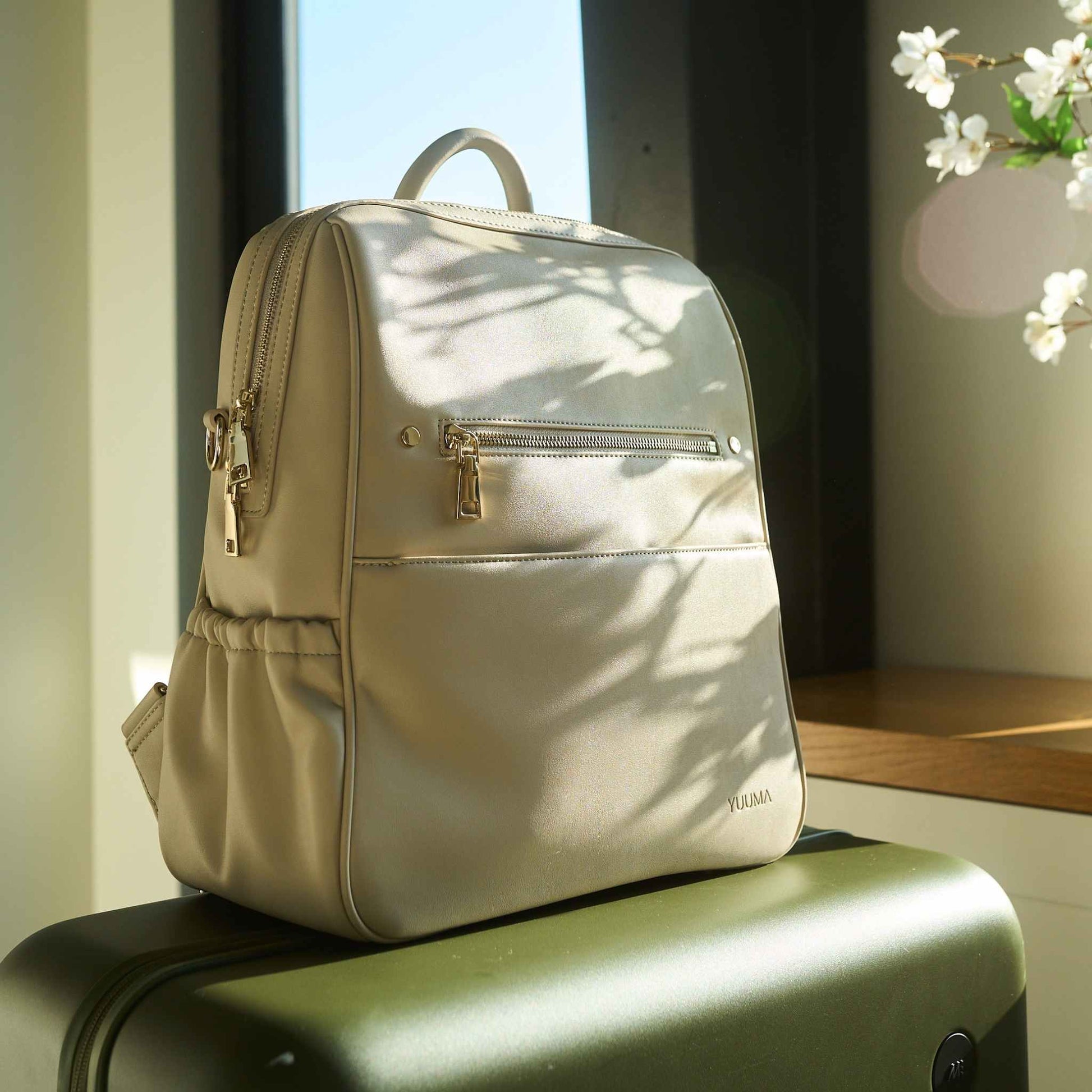 bag on luggage from yuuma