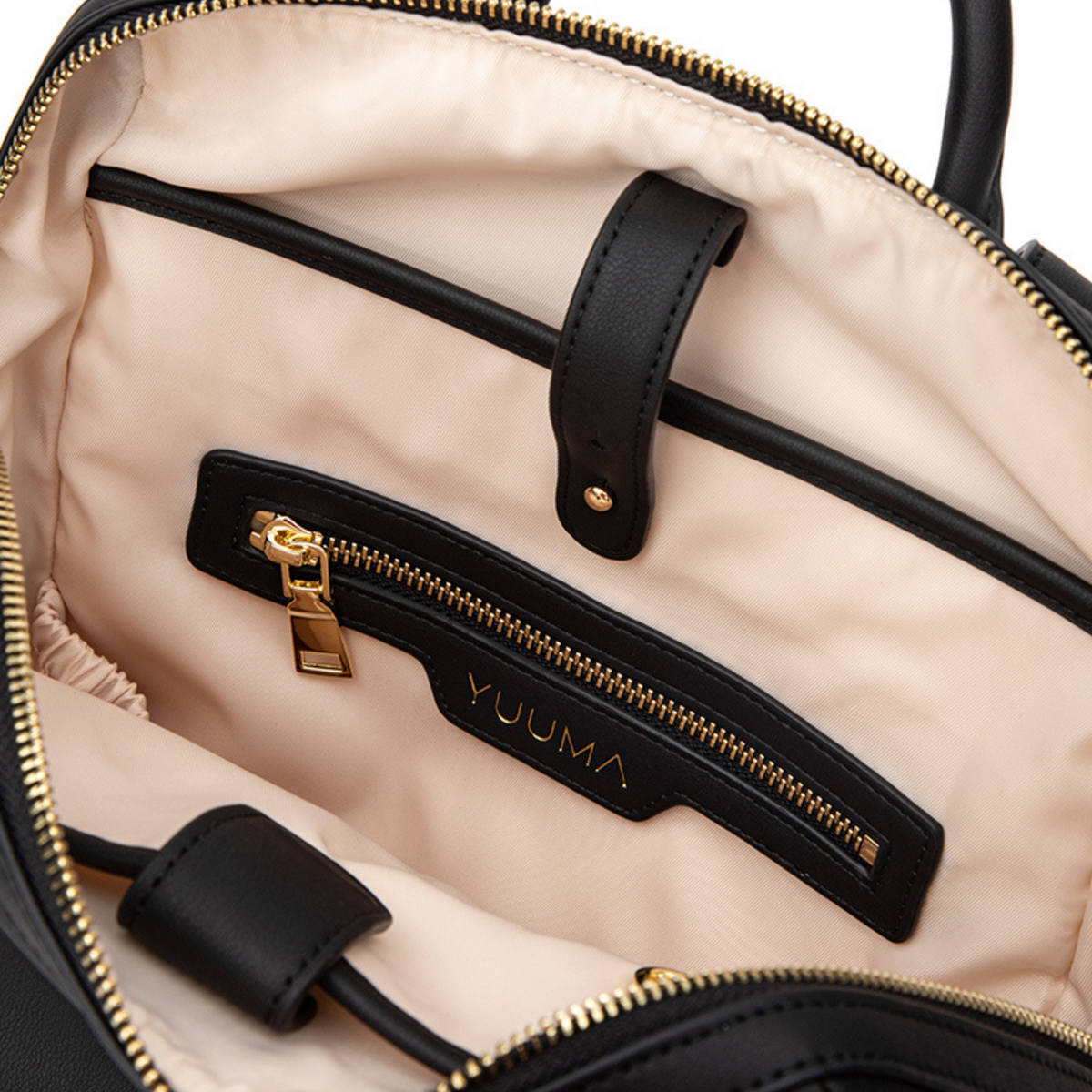 inside pockets of yuuma mini in black